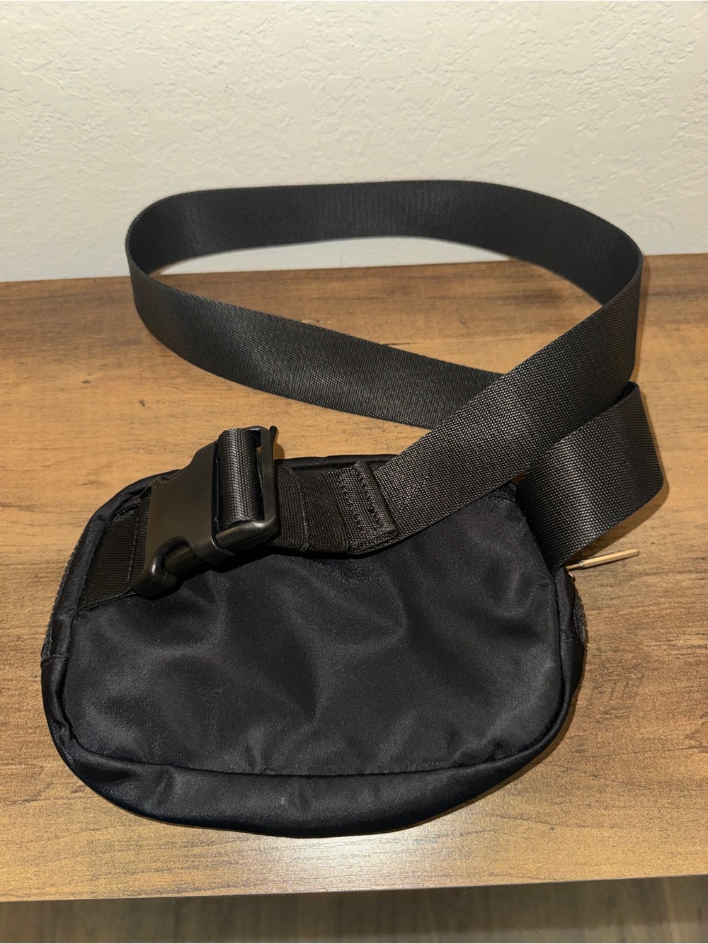 lululemon athletica Black Crossbody Belt Bag with Wide Strap